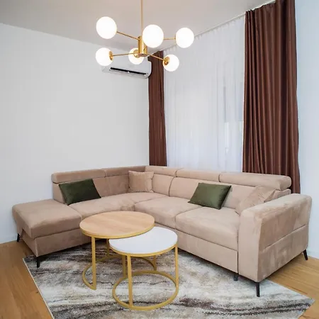 Riverland - Luxury * מוסטר