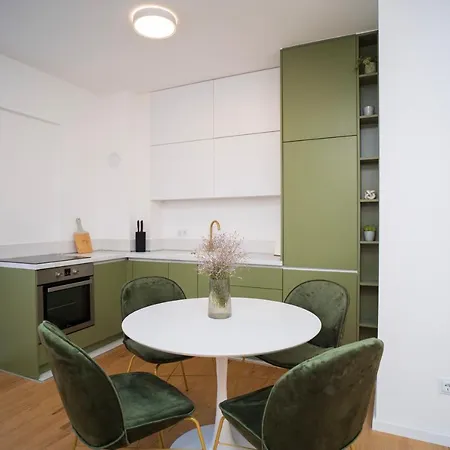 Riverland - Luxury * מוסטר